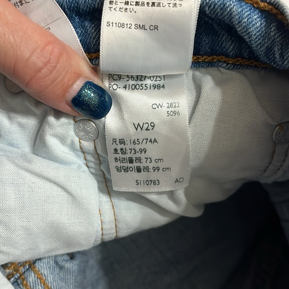 Levi's 501 Denim Shorts Distressed 100% Cotton Button Medium Wash - Picture 6 of 6